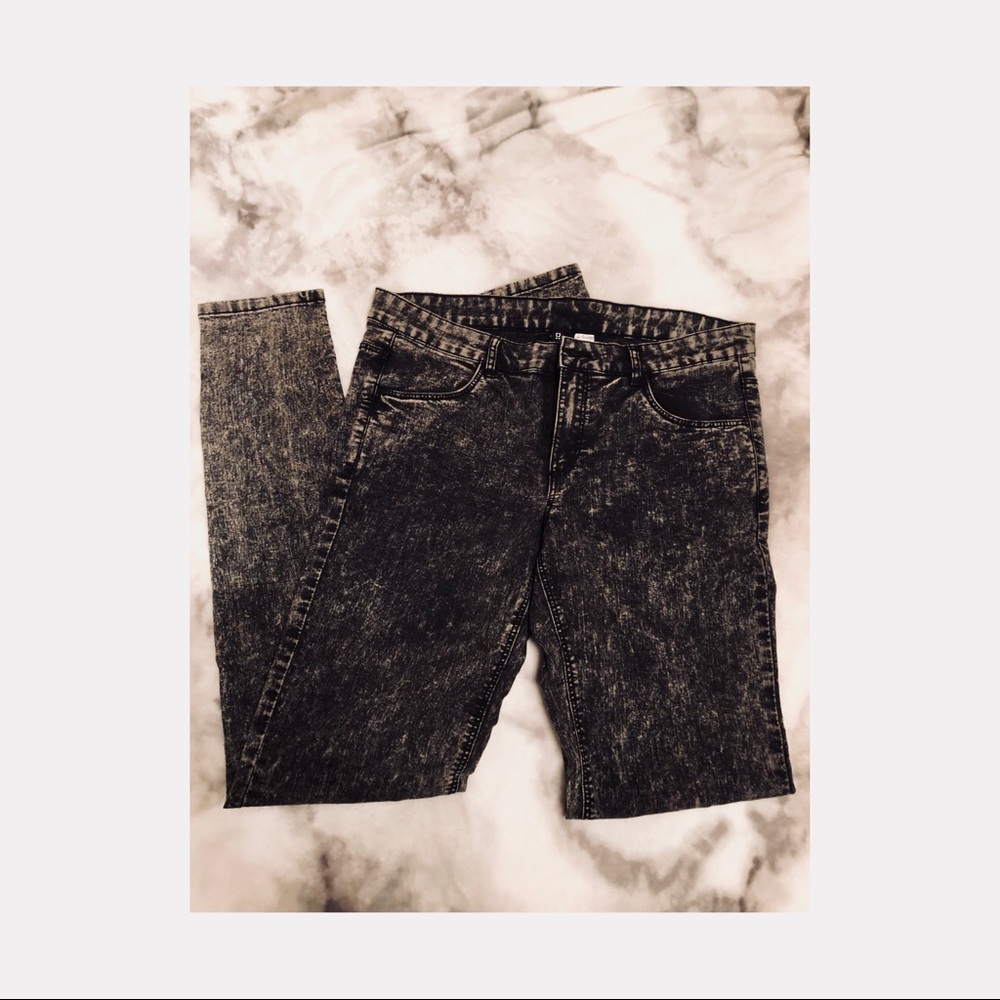 H&M Black Acid Wash Skinny Jeans - SIZE 12